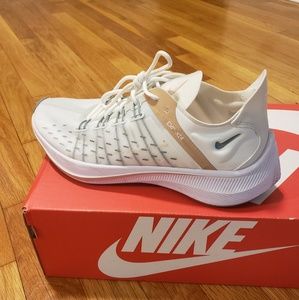 Nike Women's EXP-X14 Running Shoe